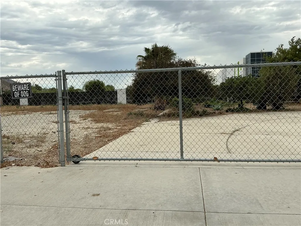 11250 Cypress Fontana, CA 92337