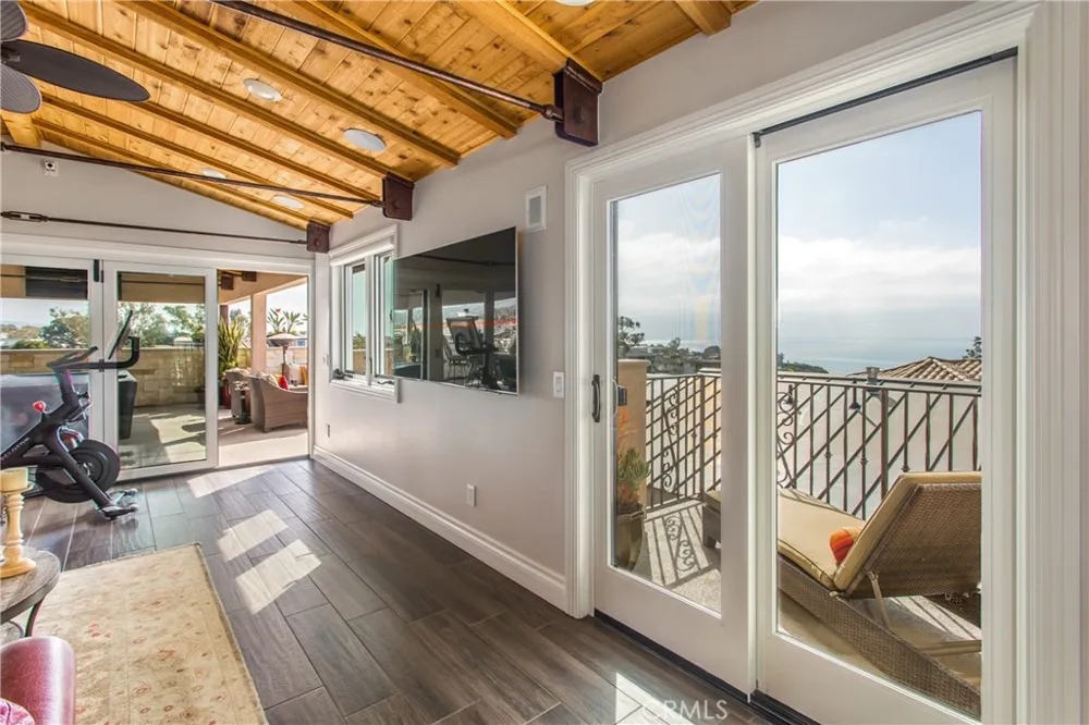 352 Hazel Drive Corona del Mar, CA 92625