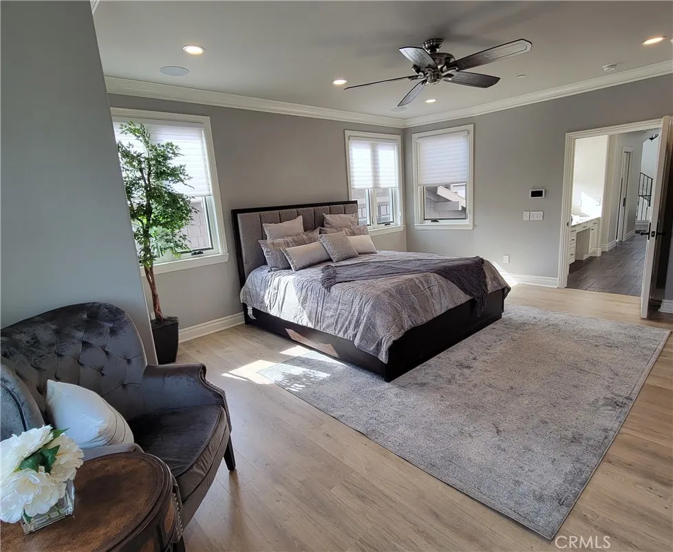 352 Hazel Drive Corona del Mar, CA 92625