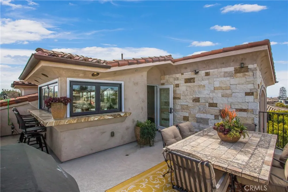 352 Hazel Drive Corona del Mar, CA 92625