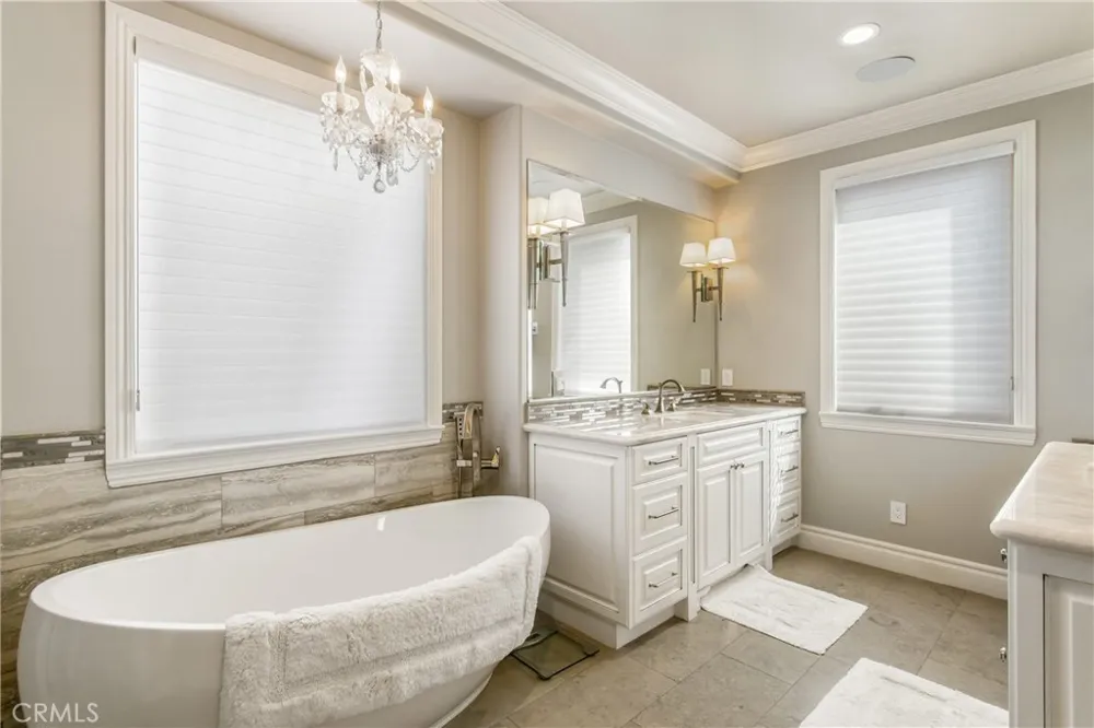352 Hazel Drive Corona del Mar, CA 92625