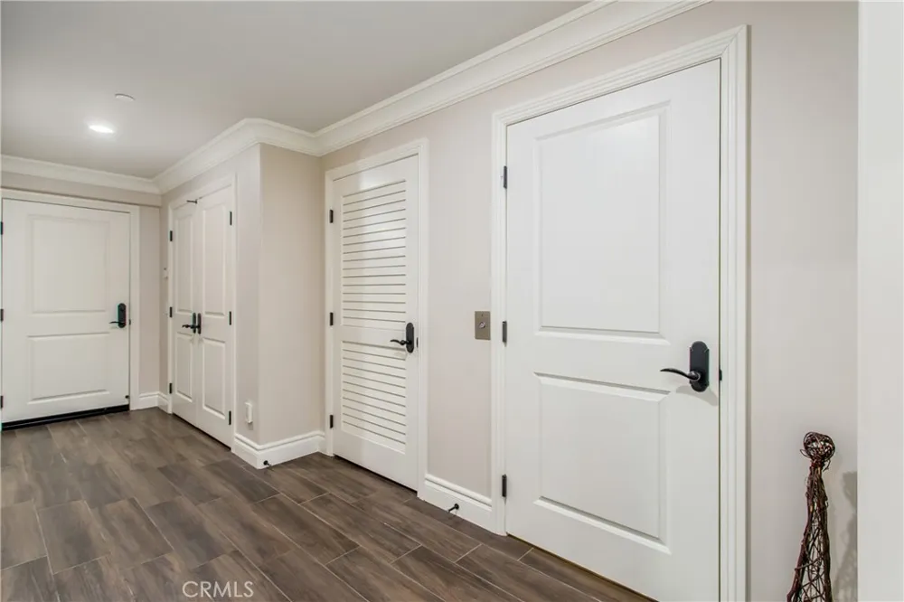 352 Hazel Drive Corona del Mar, CA 92625