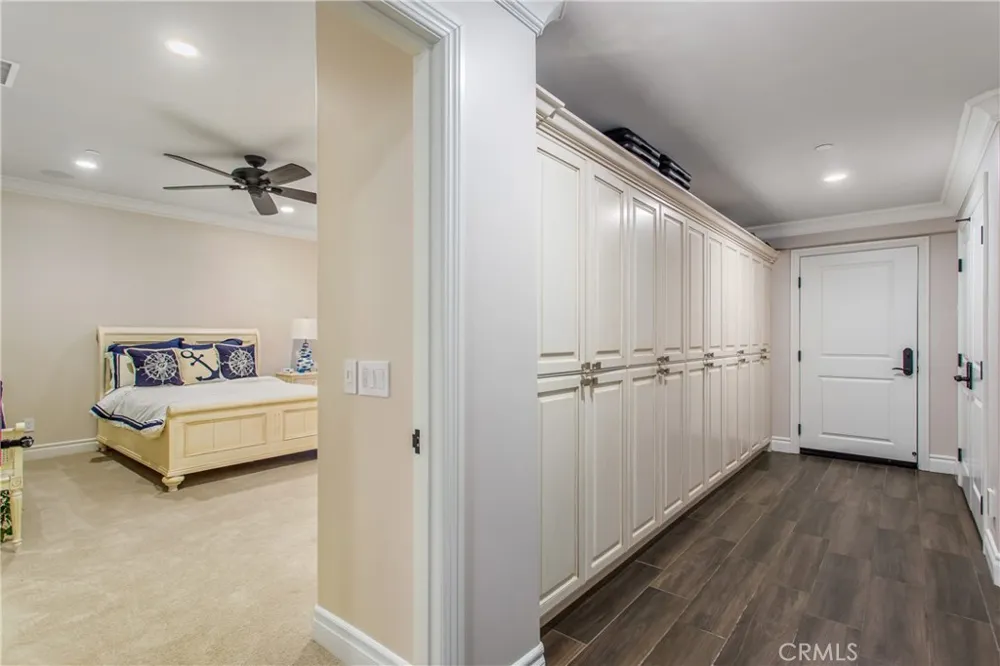 352 Hazel Drive Corona del Mar, CA 92625