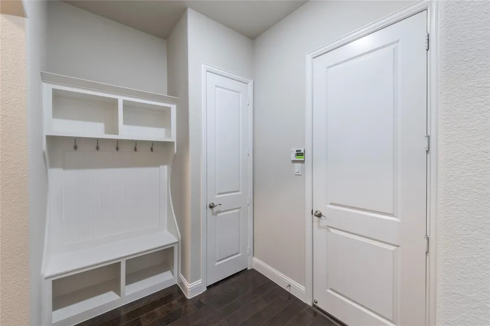 3721 Winchester The Colony, TX 75056