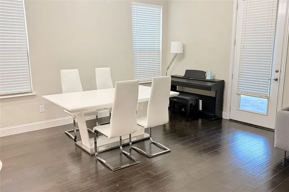 3721 Winchester The Colony, TX 75056
