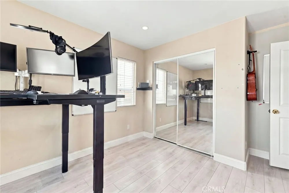 4101 Larkspur Lake Elsinore, CA 92530