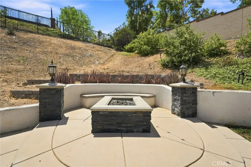 4101 Larkspur Lake Elsinore, CA 92530