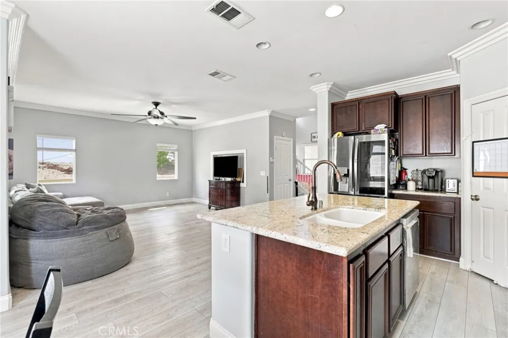 4101 Larkspur Lake Elsinore, CA 92530