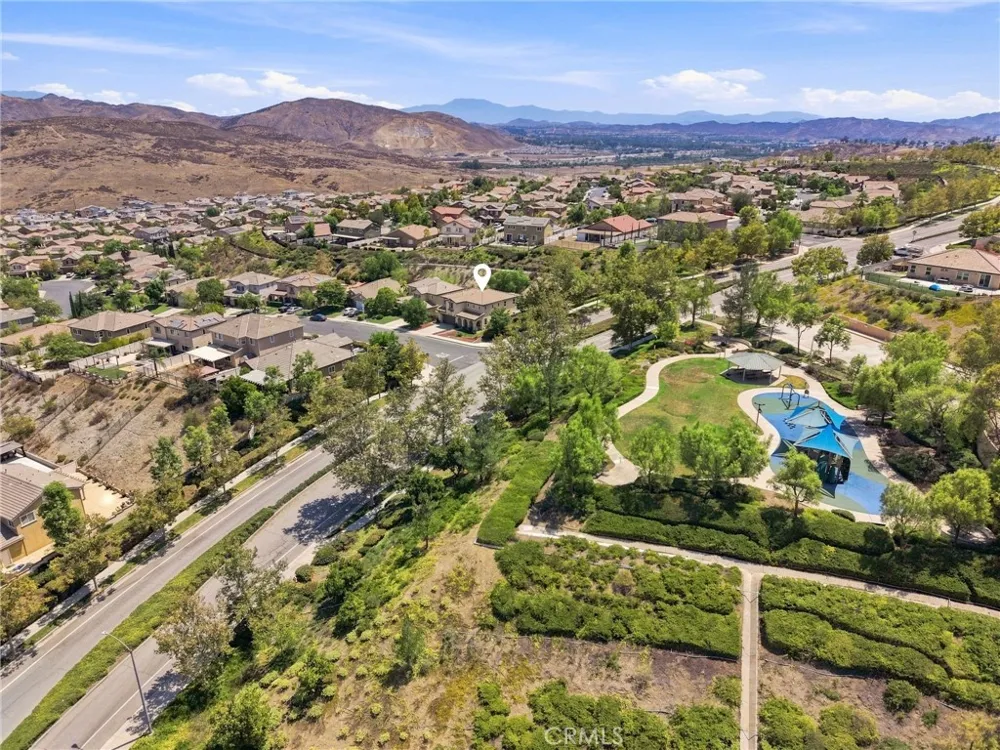 4101 Larkspur Lake Elsinore, CA 92530