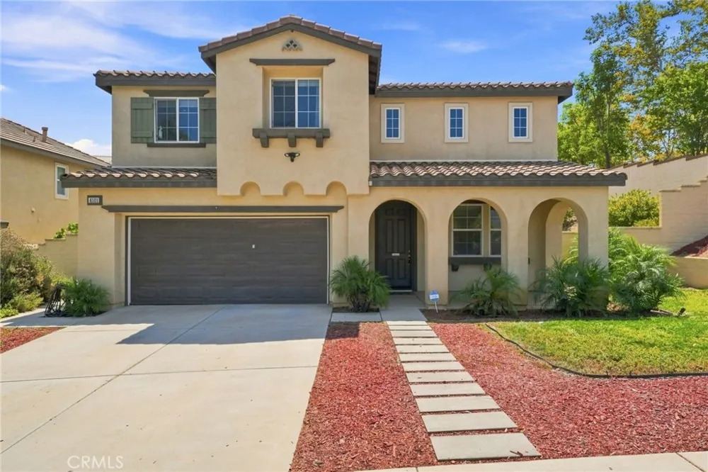 4101 Larkspur Lake Elsinore, CA 92530