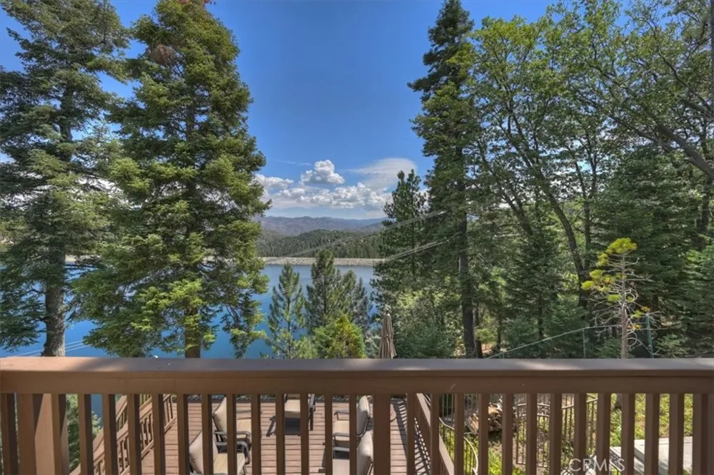483 Emerald Lake Arrowhead, CA 92352