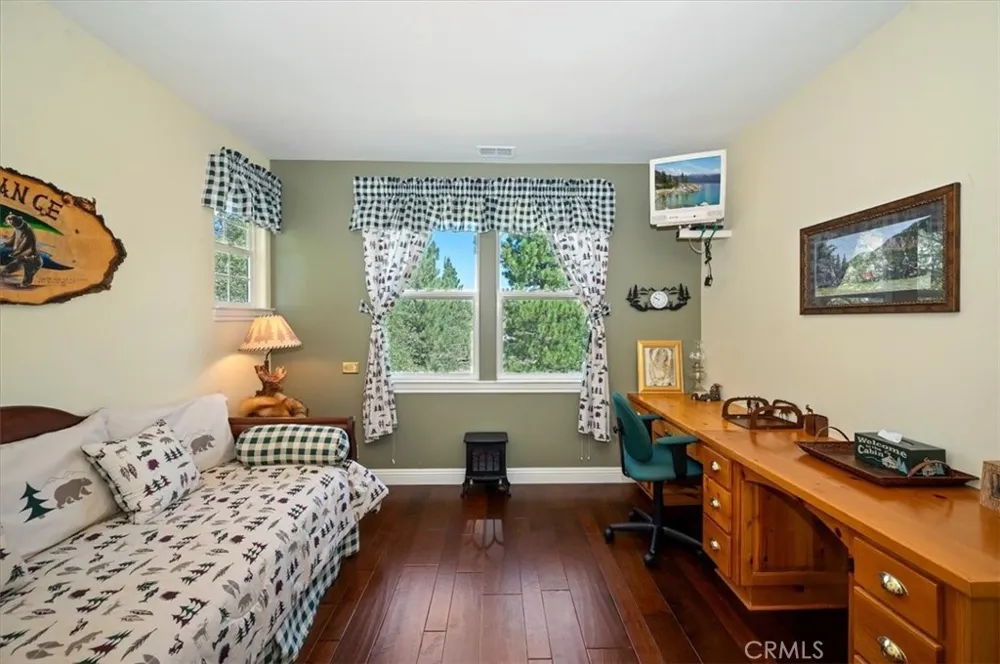 483 Emerald Lake Arrowhead, CA 92352