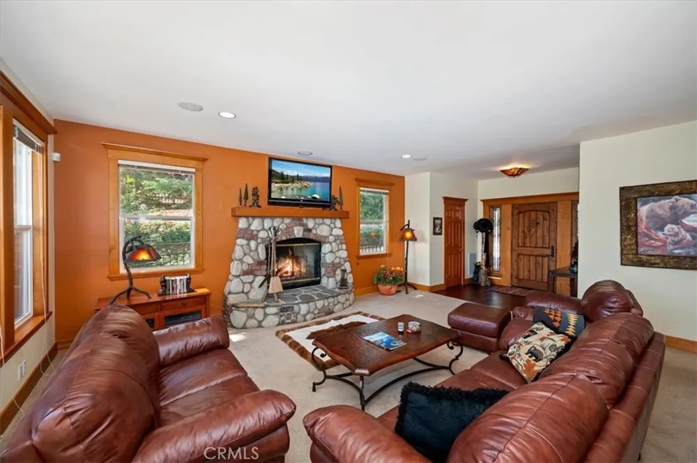 483 Emerald Lake Arrowhead, CA 92352