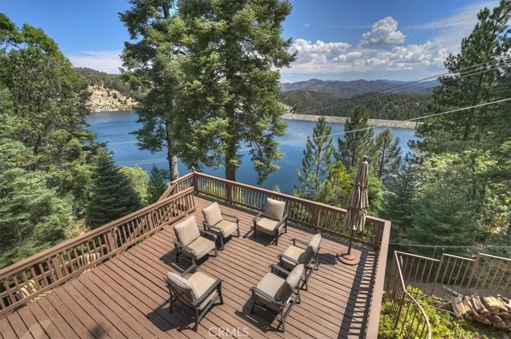 483 Emerald Lake Arrowhead, CA 92352