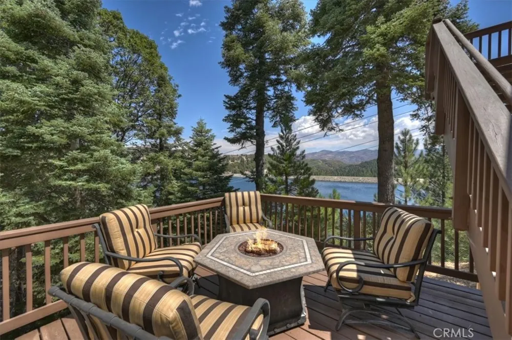 483 Emerald Lake Arrowhead, CA 92352