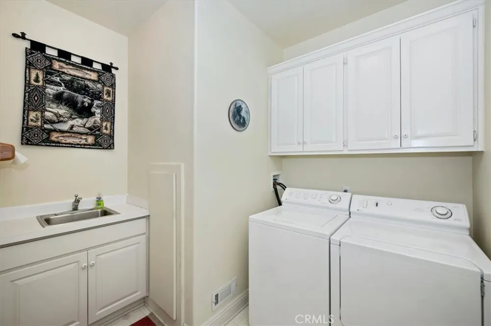 483 Emerald Lake Arrowhead, CA 92352