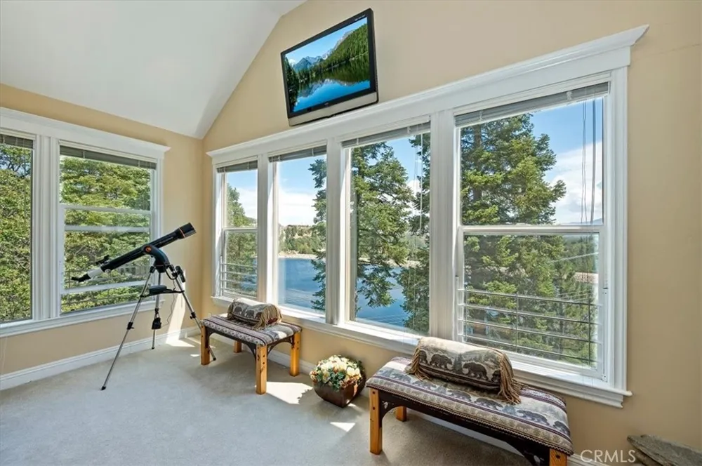 483 Emerald Lake Arrowhead, CA 92352