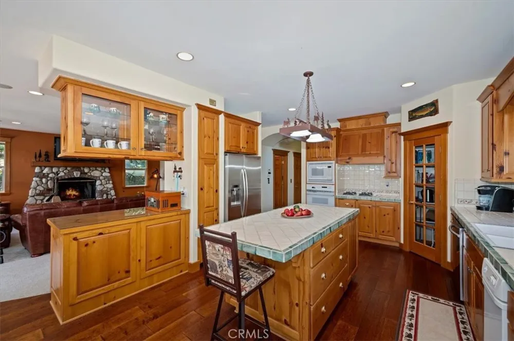 483 Emerald Lake Arrowhead, CA 92352