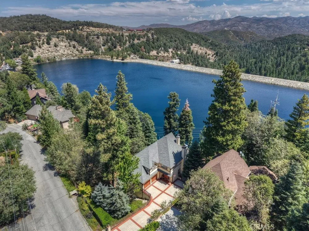 483 Emerald Lake Arrowhead, CA 92352