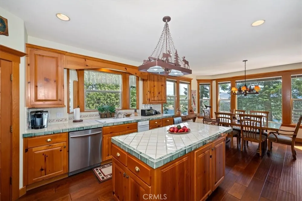 483 Emerald Lake Arrowhead, CA 92352