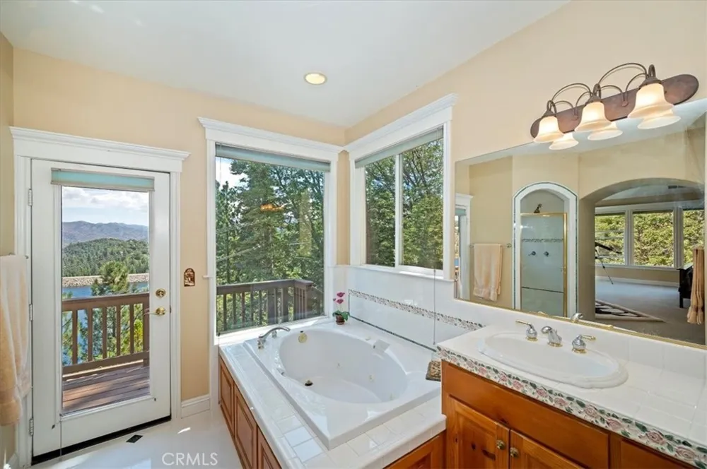 483 Emerald Lake Arrowhead, CA 92352