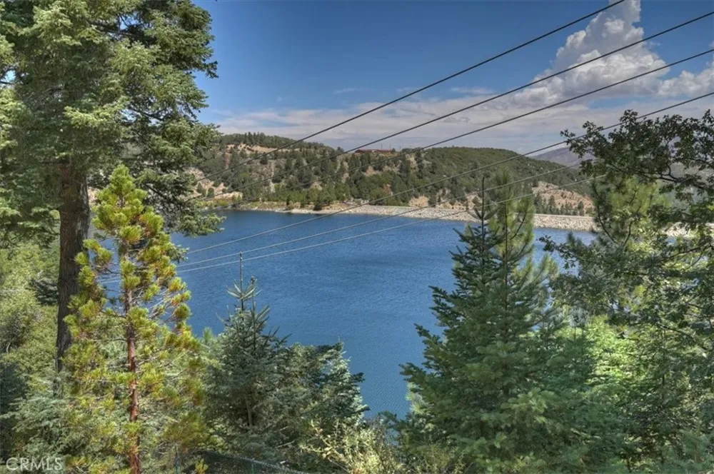 483 Emerald Lake Arrowhead, CA 92352