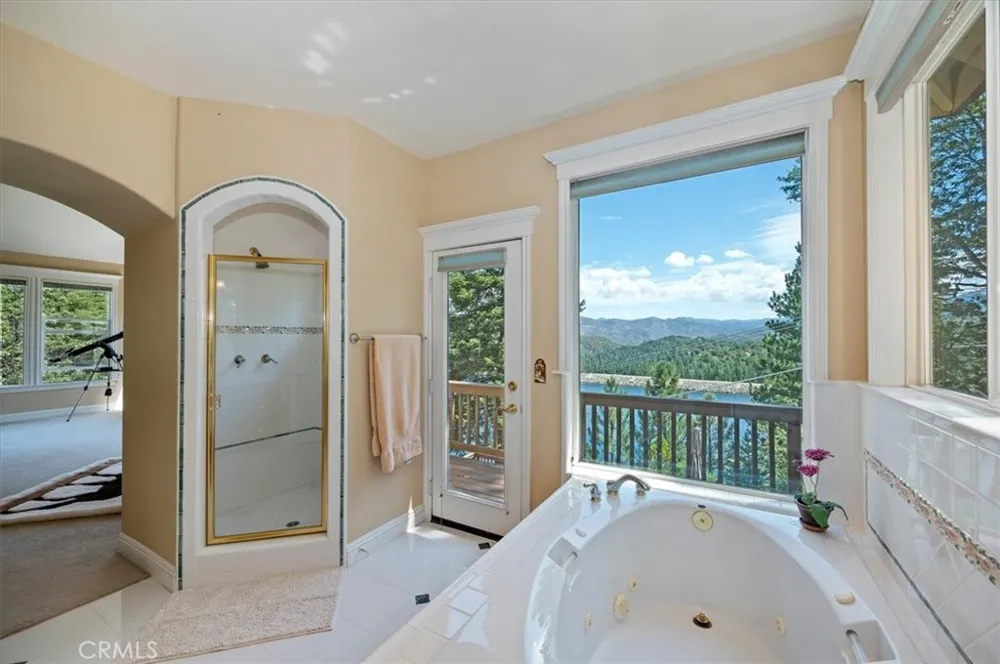 483 Emerald Lake Arrowhead, CA 92352