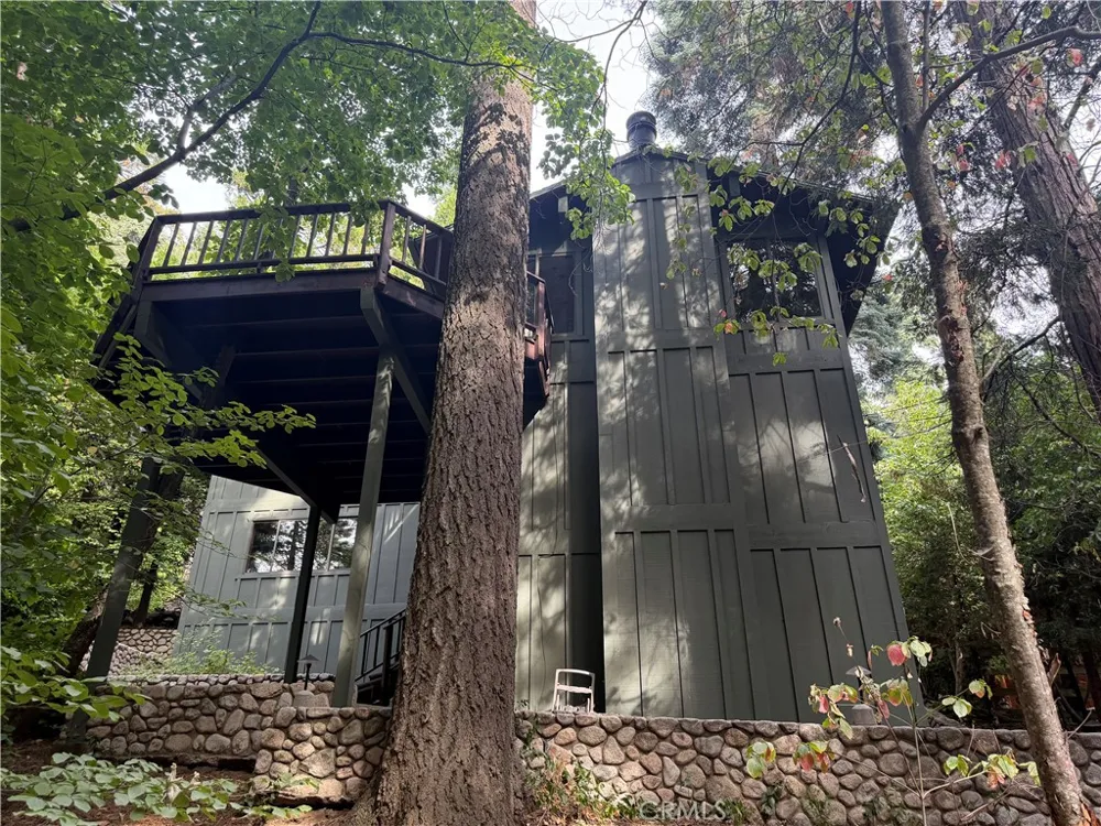 745 Kuffel Canyon Lake Arrowhead, CA 92352