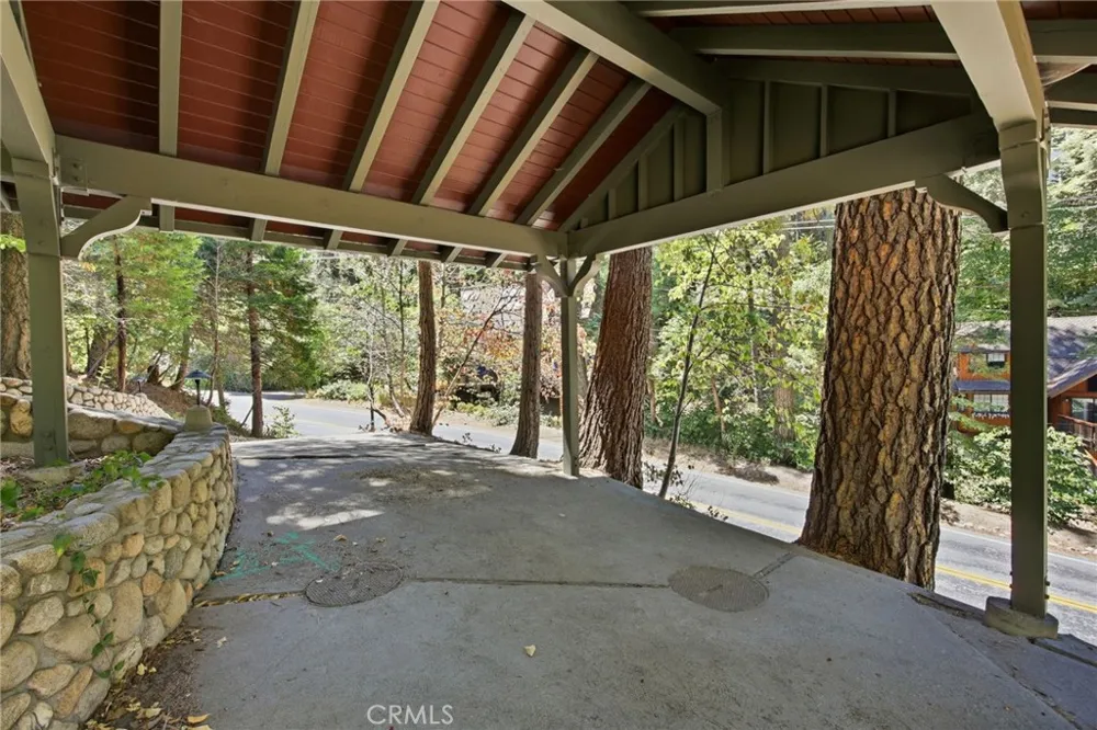 745 Kuffel Canyon Lake Arrowhead, CA 92352