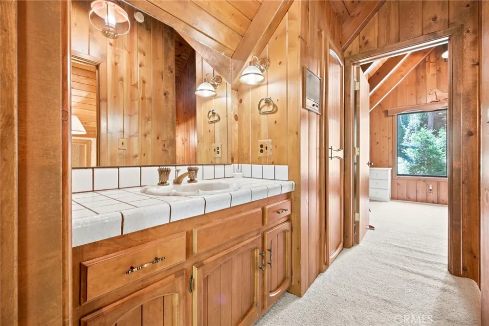 745 Kuffel Canyon Lake Arrowhead, CA 92352