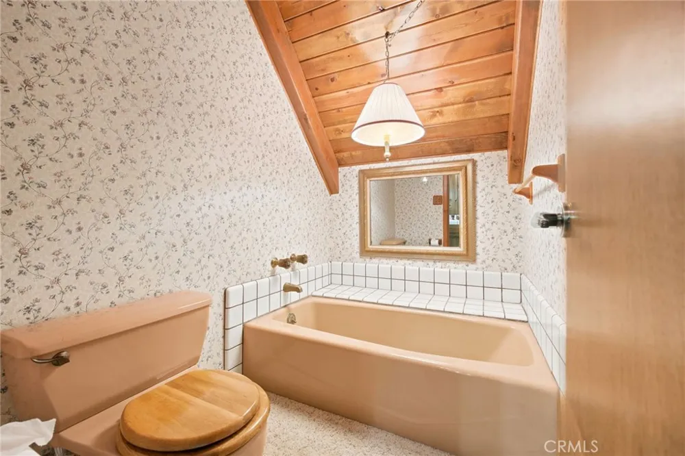 745 Kuffel Canyon Lake Arrowhead, CA 92352