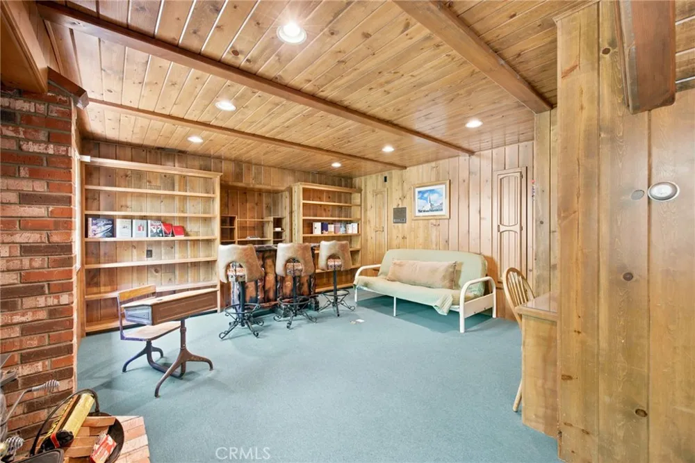 745 Kuffel Canyon Lake Arrowhead, CA 92352