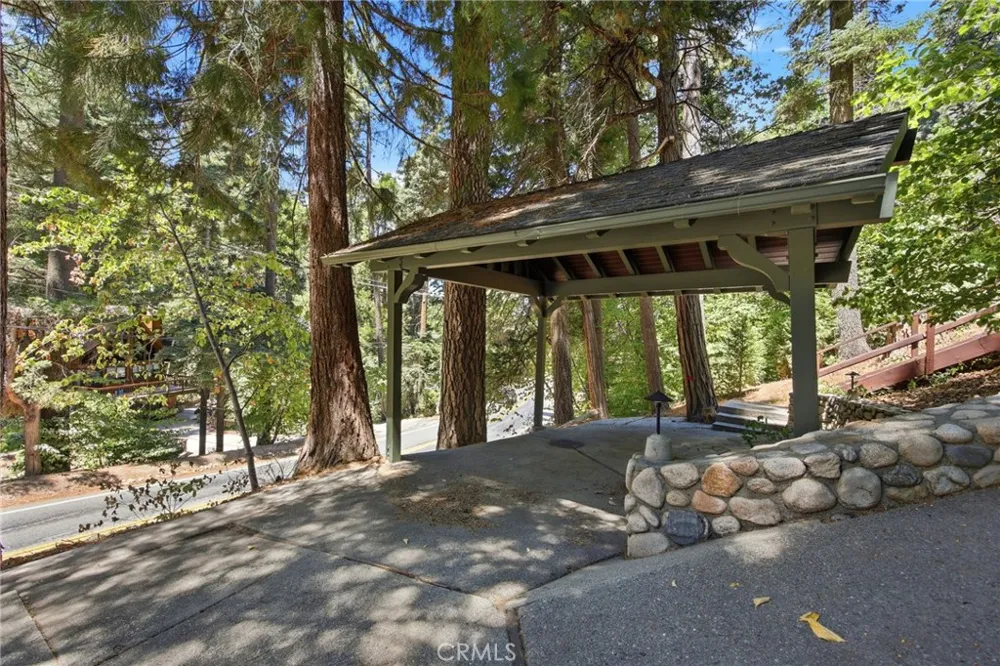 745 Kuffel Canyon Lake Arrowhead, CA 92352
