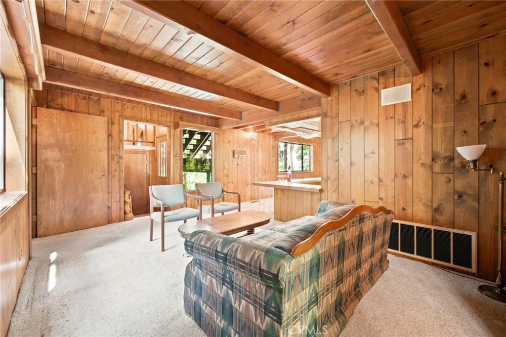 745 Kuffel Canyon Lake Arrowhead, CA 92352