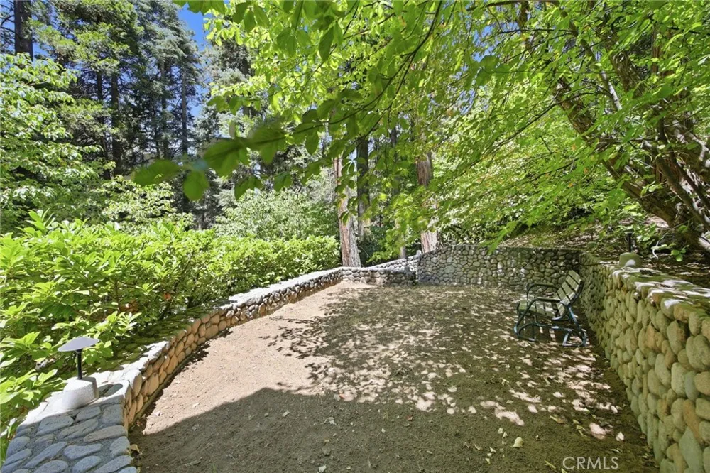 745 Kuffel Canyon Lake Arrowhead, CA 92352