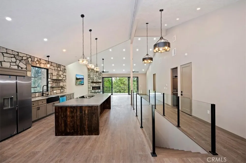 28986 Alder Terrace Lake Arrowhead, CA 92321