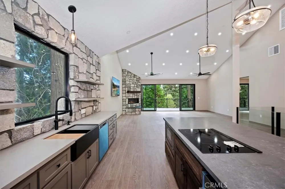 28986 Alder Terrace Lake Arrowhead, CA 92321