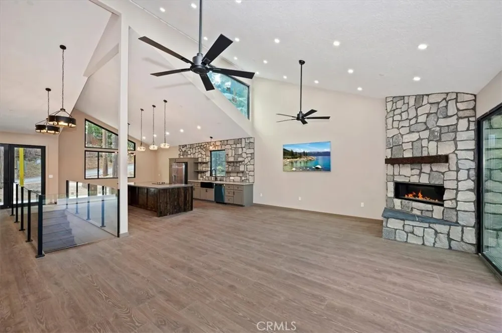 28986 Alder Terrace Lake Arrowhead, CA 92321
