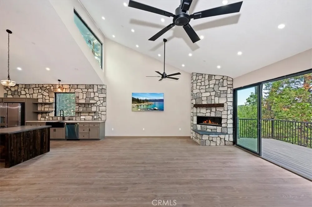 28986 Alder Terrace Lake Arrowhead, CA 92321