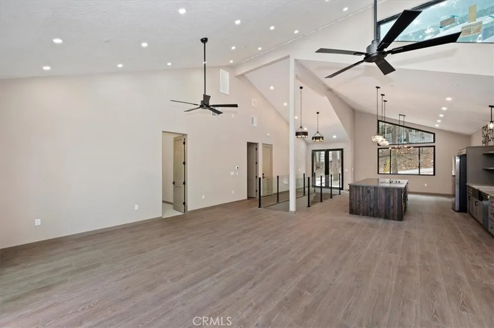 28986 Alder Terrace Lake Arrowhead, CA 92321
