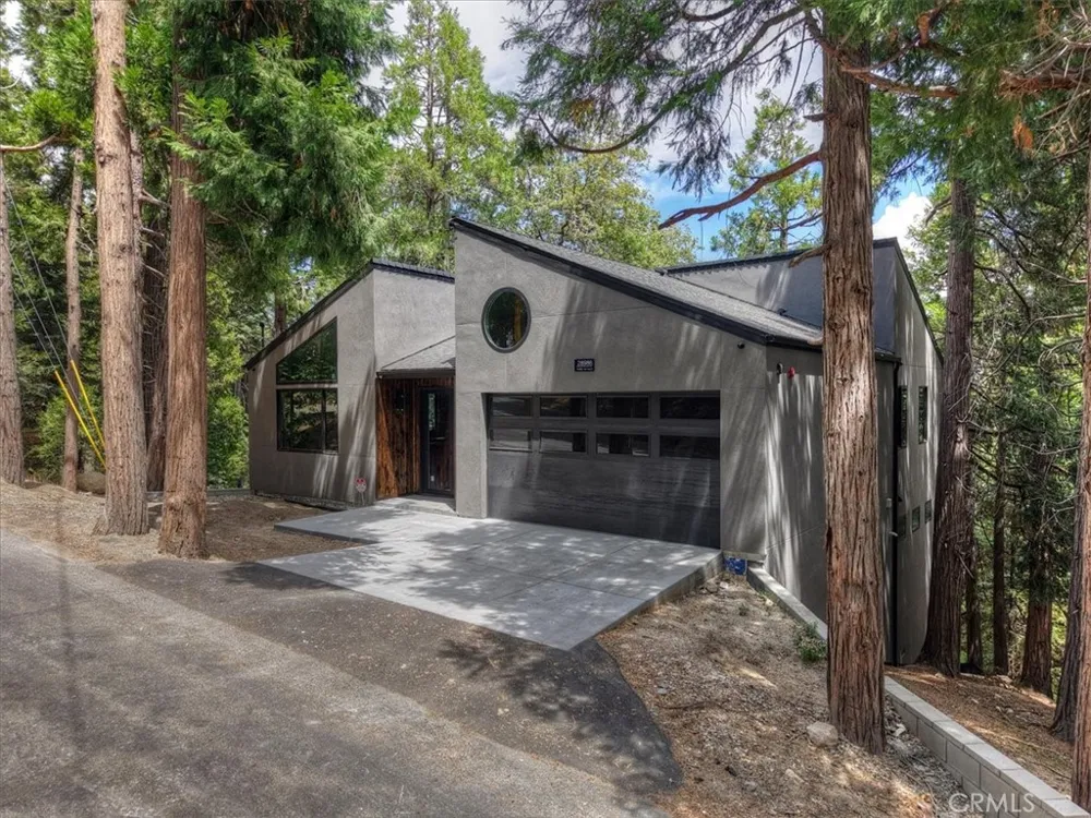 28986 Alder Terrace Lake Arrowhead, CA 92321