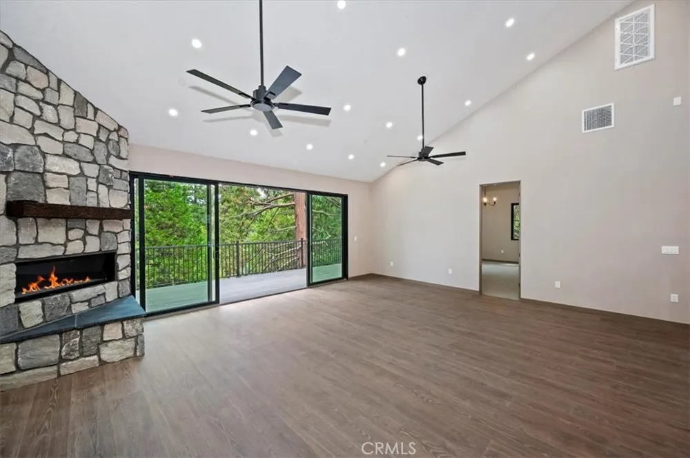 28986 Alder Terrace Lake Arrowhead, CA 92321