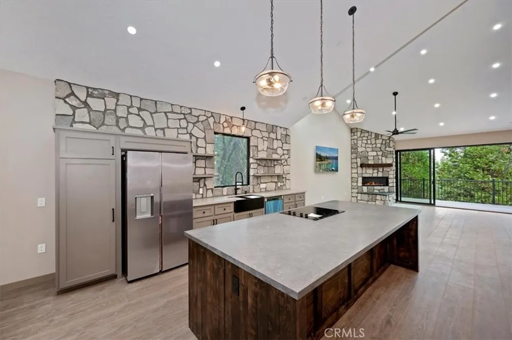 28986 Alder Terrace Lake Arrowhead, CA 92321