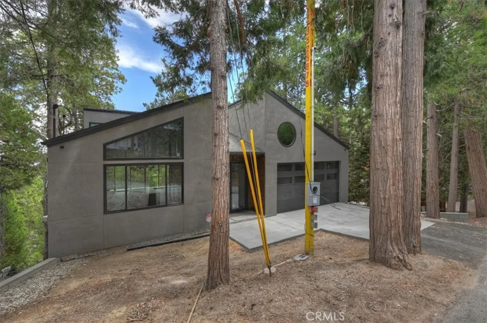 28986 Alder Terrace Lake Arrowhead, CA 92321