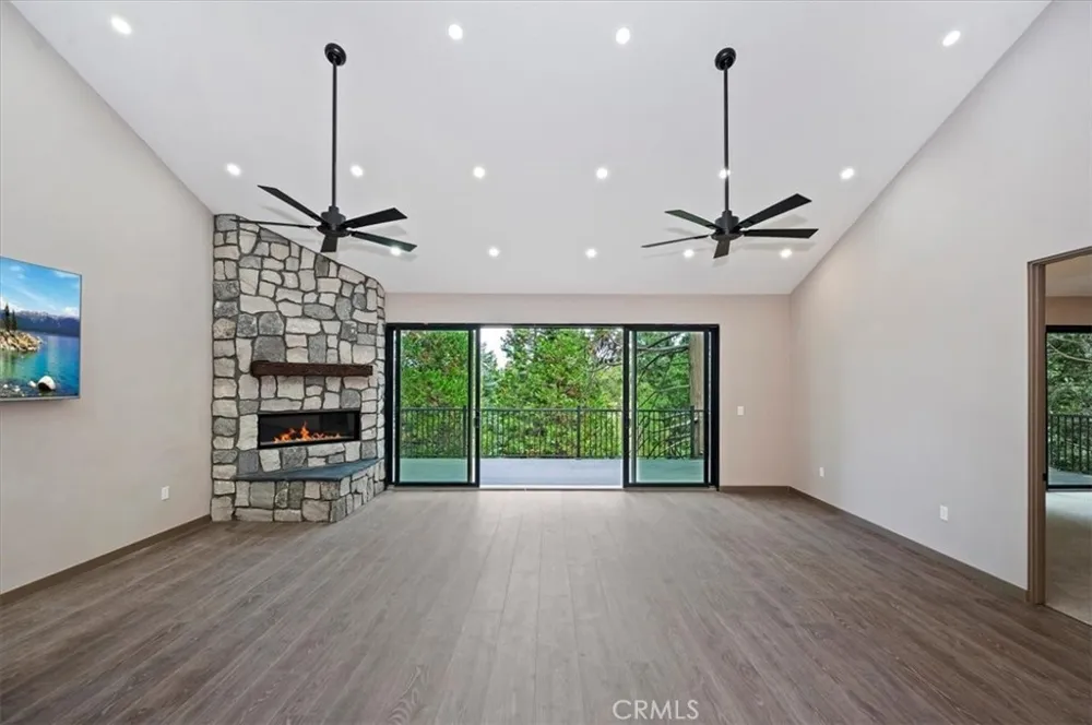 28986 Alder Terrace Lake Arrowhead, CA 92321