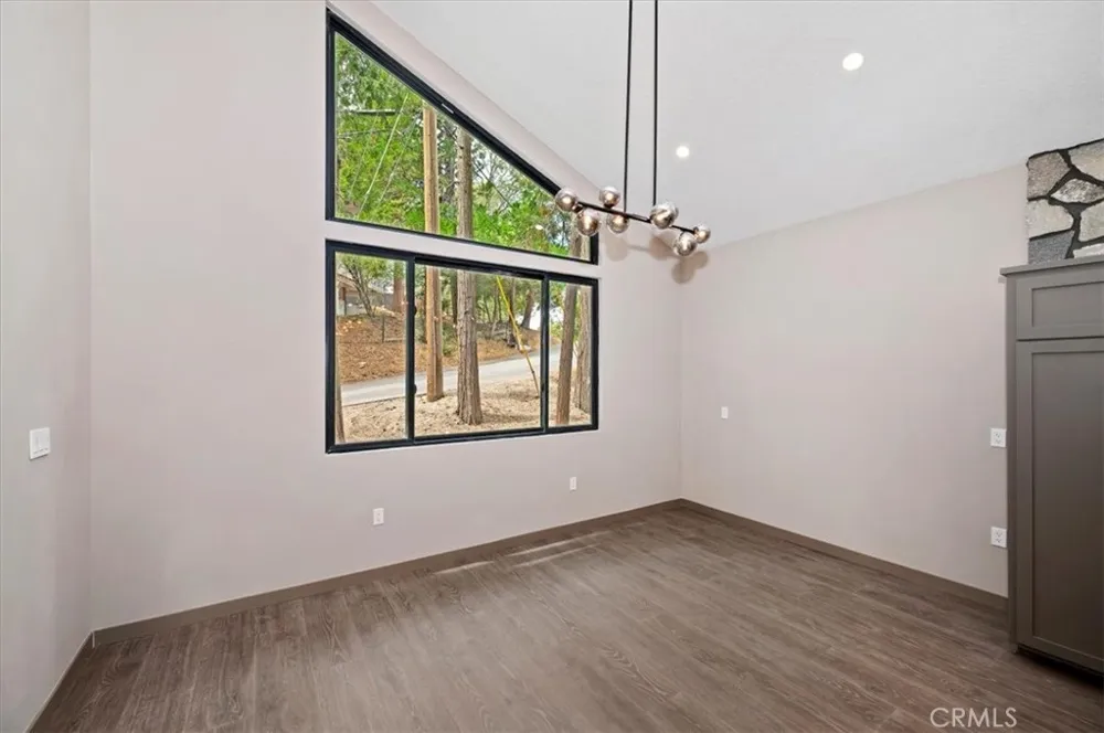 28986 Alder Terrace Lake Arrowhead, CA 92321