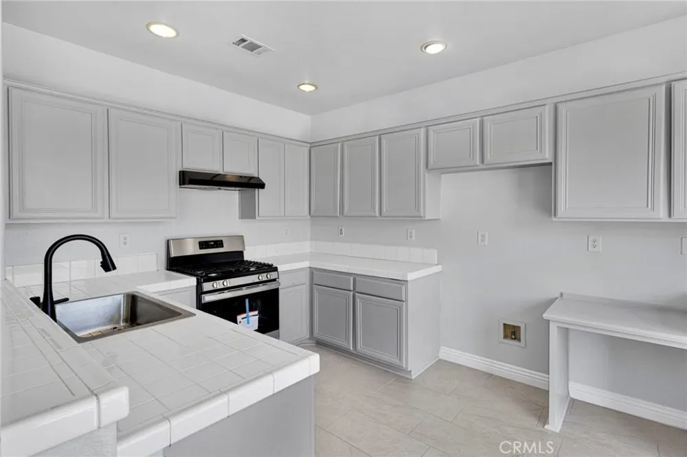 14573 Handsdale Street Adelanto, CA 92301
