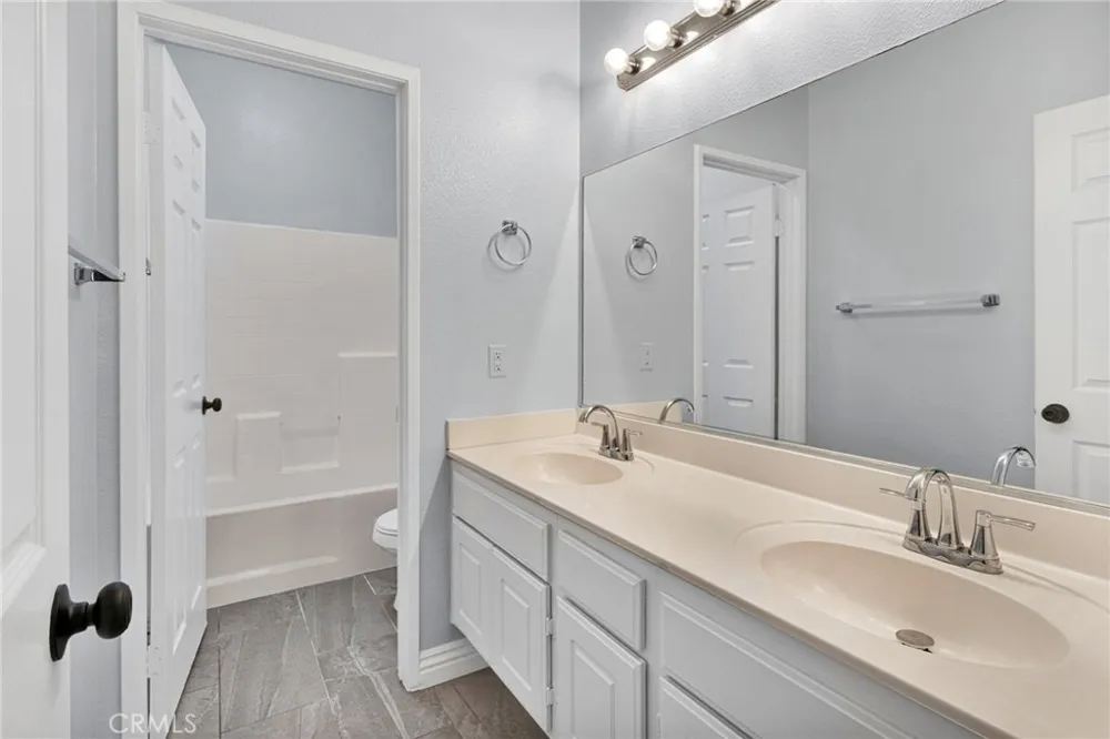 14573 Handsdale Street Adelanto, CA 92301