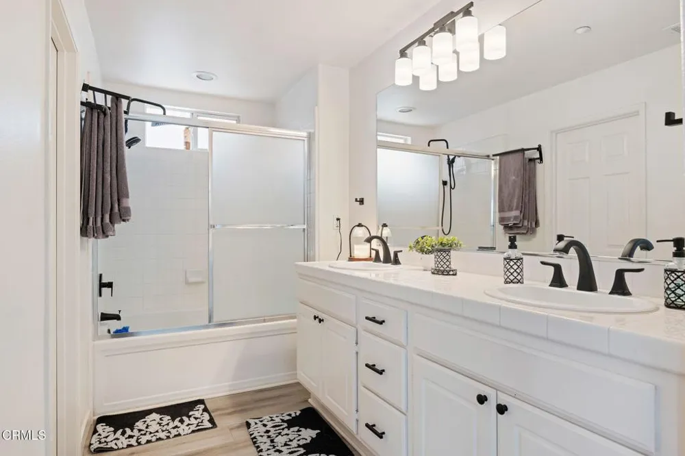 1842 Sonata Drive Oxnard, CA 93030