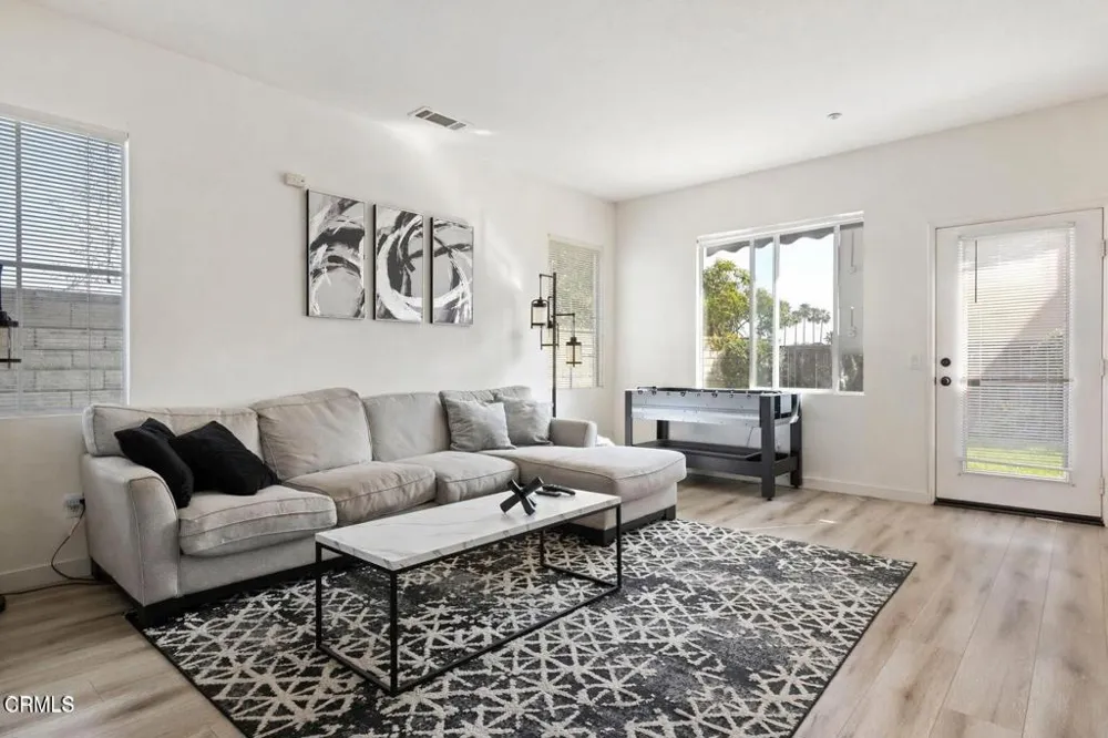 1842 Sonata Drive Oxnard, CA 93030